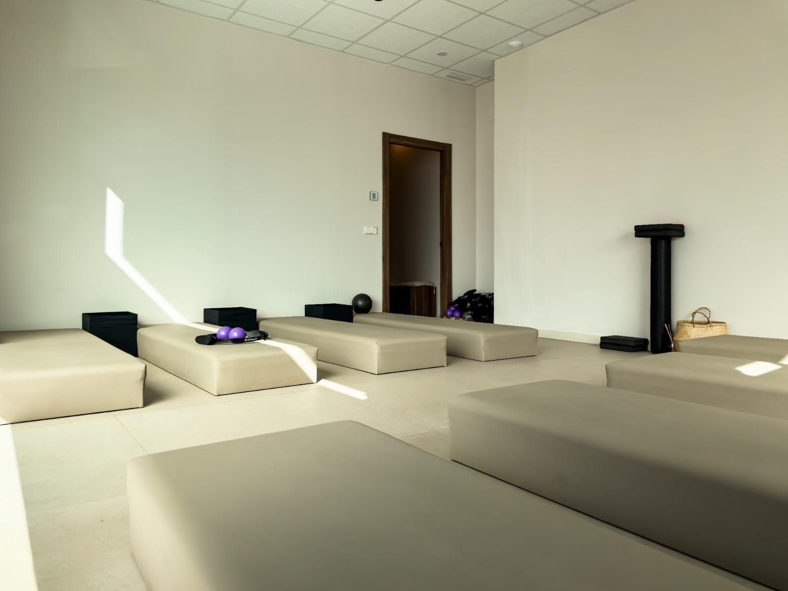 Imagen de pilates rehabilitador en acción